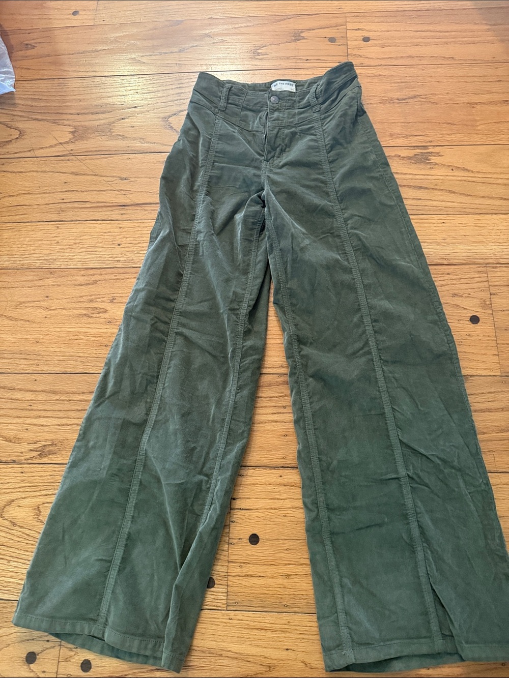 Free People/Corduroy olive green